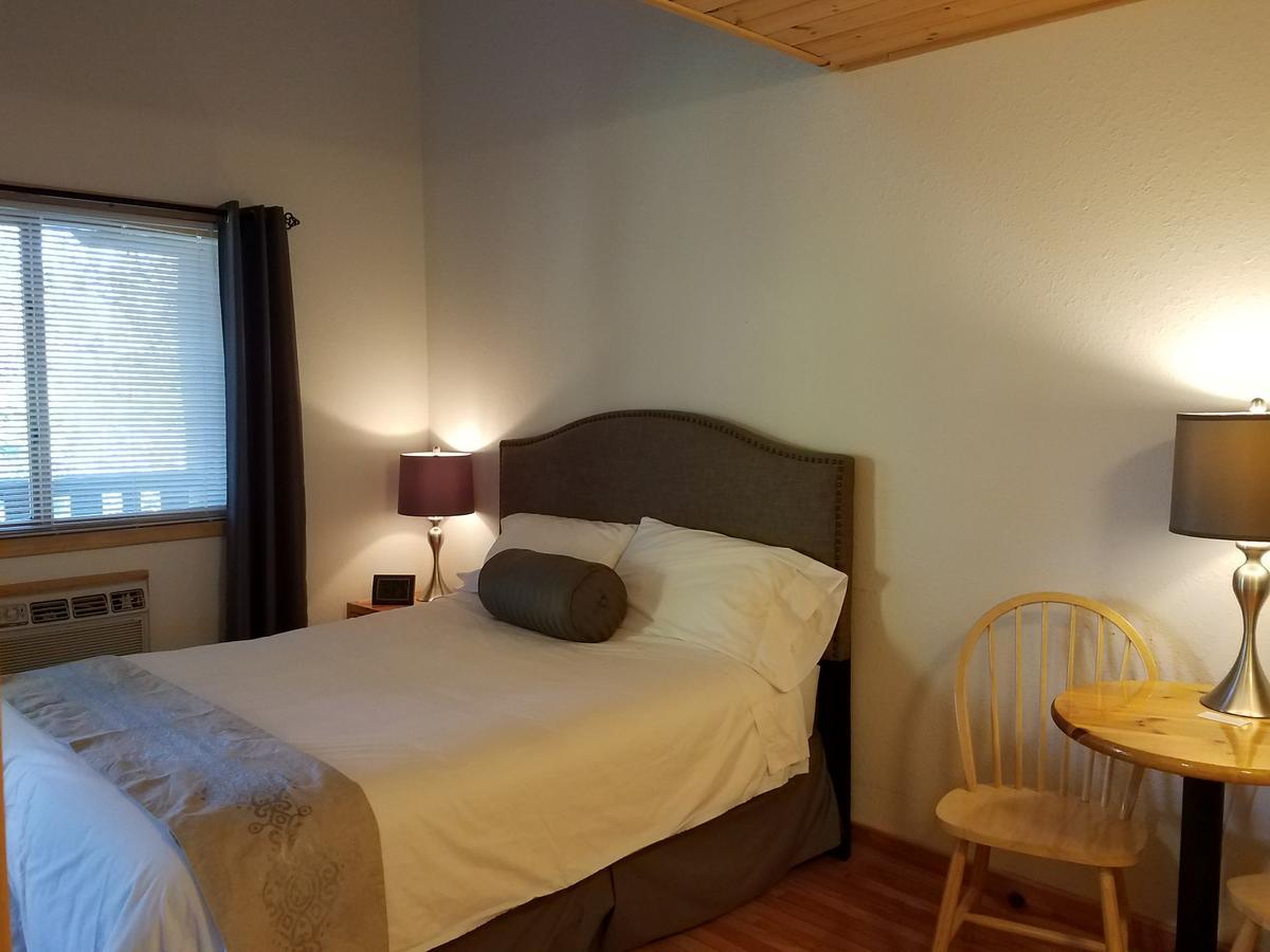 Lenroot Lodge Seeley Esterno foto